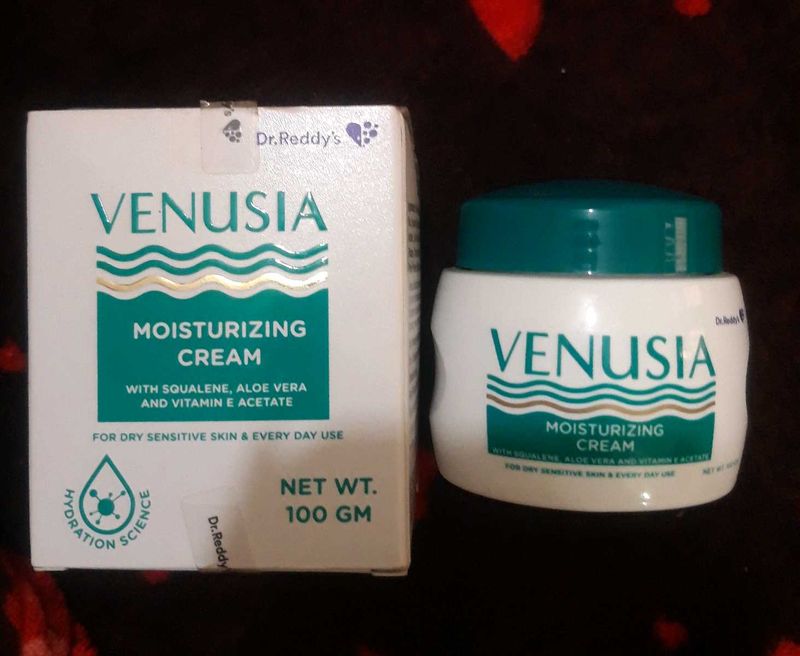 Venusia Moisturizing Cream