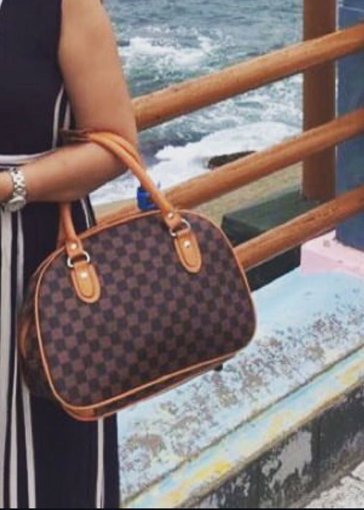 Smart Handbag 👜