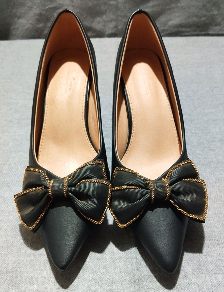 Zhen Bow Heels
