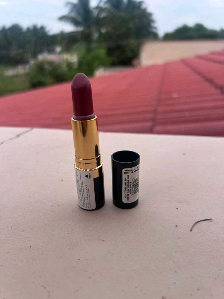 Revlon Lipstick - Rum Raisin