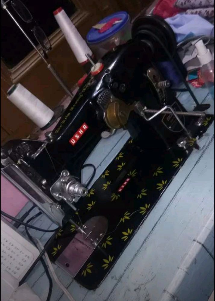 Embroidery &amp; Piko Machine with Stand