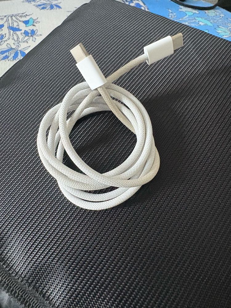 Original Apple  Cable