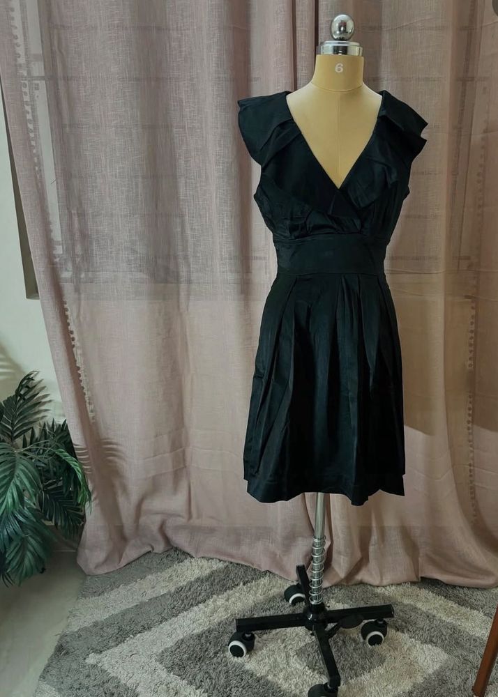 Black Dress M