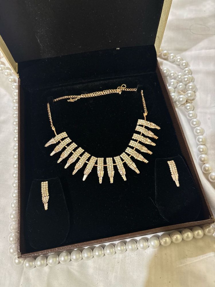 Rhinestone Necklace &amp; Earring Set