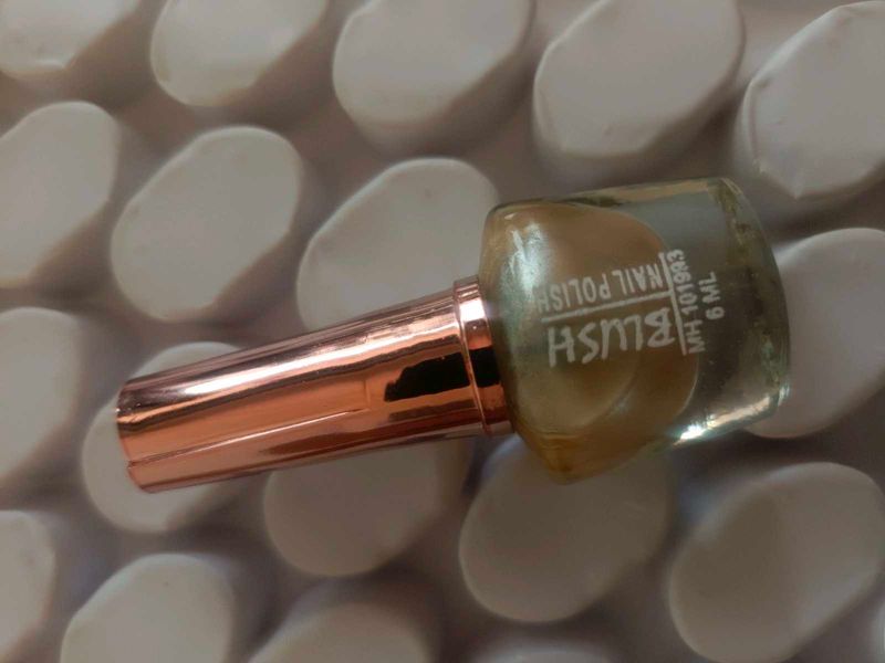 BEIGE COLOUR NAIL POLISH
