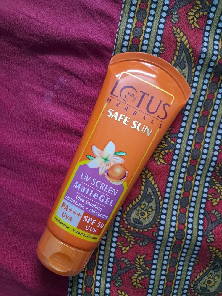 Lotus Herbals Safe Uv Screen Matte Gel Sunscreen