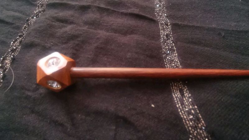 Wooden Diamond Shape Stick For Jora
