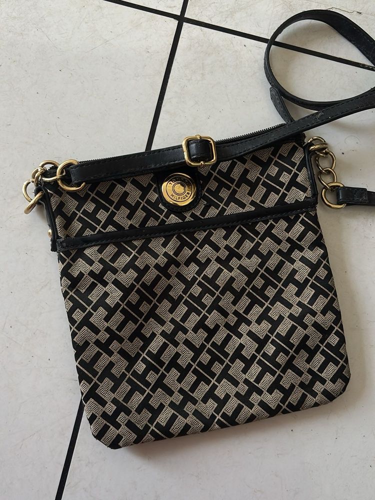 Tommy Hilfiger Crossbody Bag