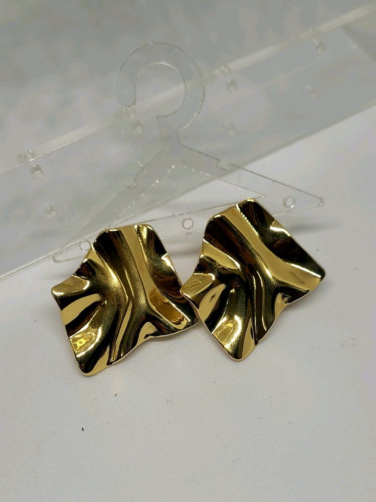 Gold Ruffle Earrings