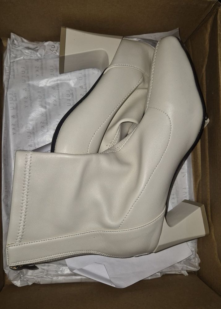 Lulu&amp;sky Beige Heeled Boots