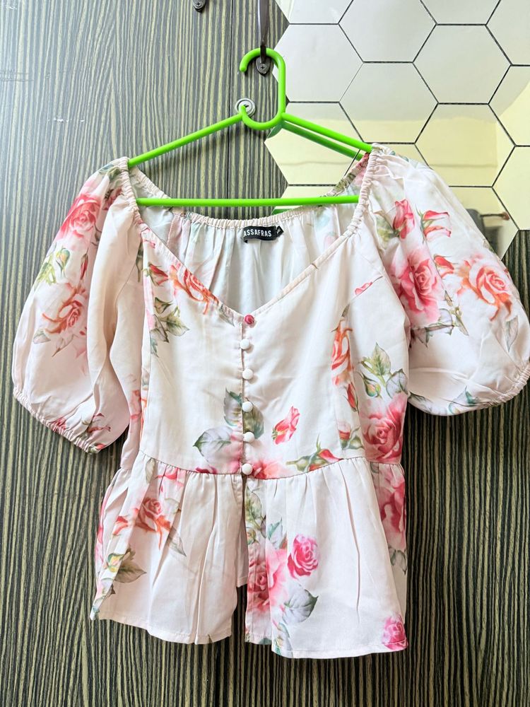 SASSAFRAS Floral Peplum Top