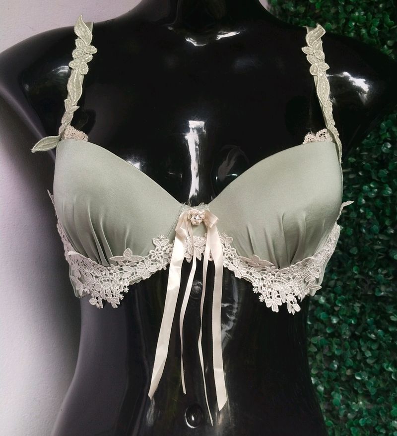 LINGERIE