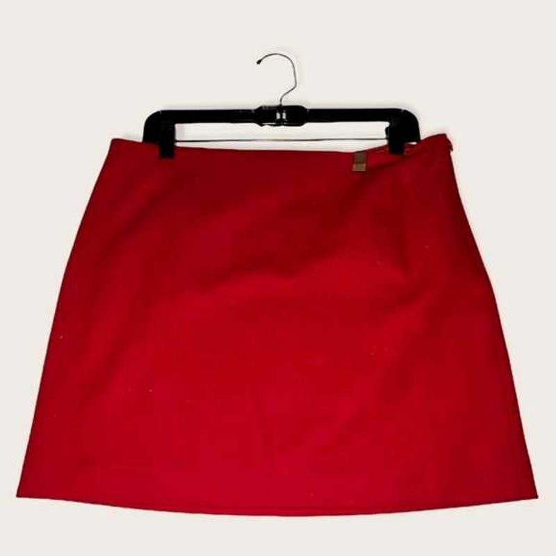 A Red Skirt 😍 ♥️ 🌹
