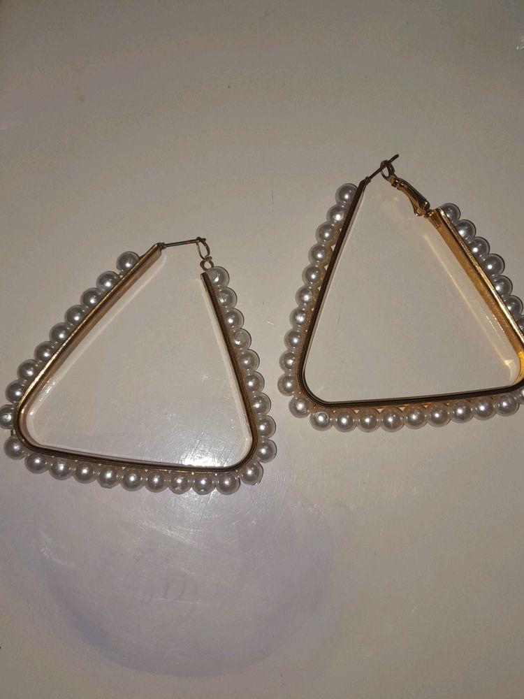 Pearls Earing with golden Base