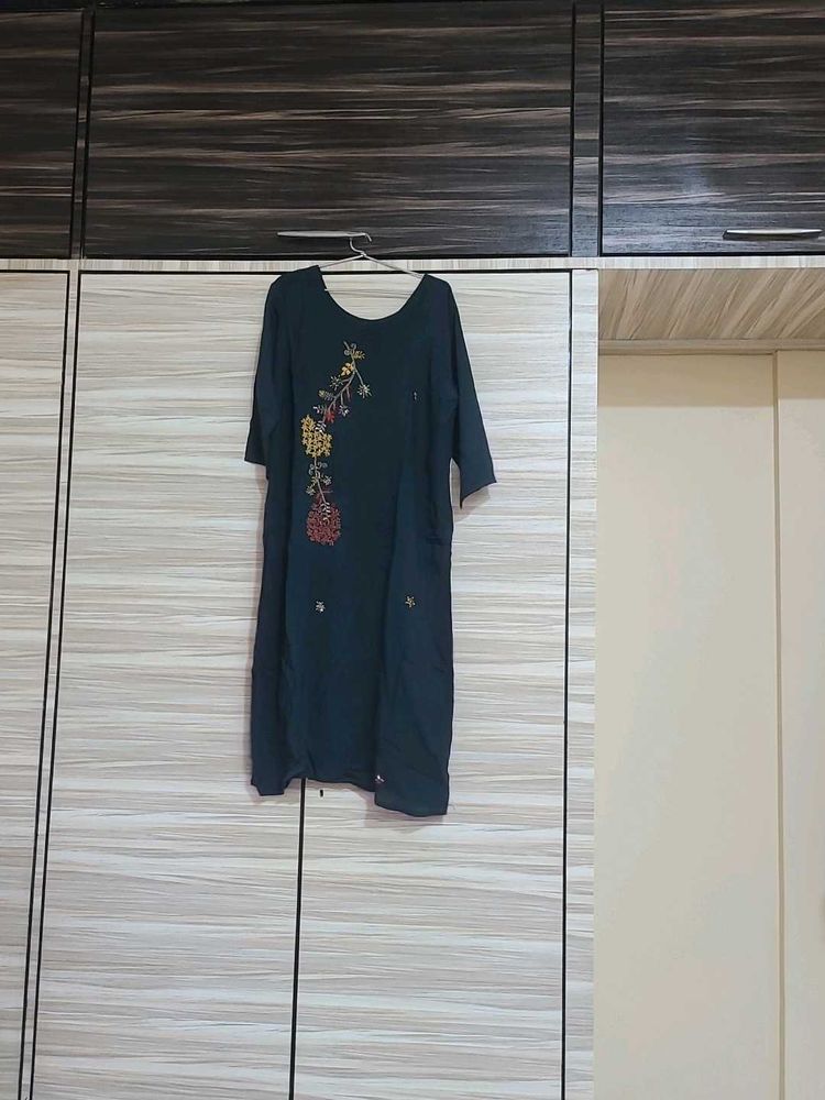 Dark green handwork kurti size 44