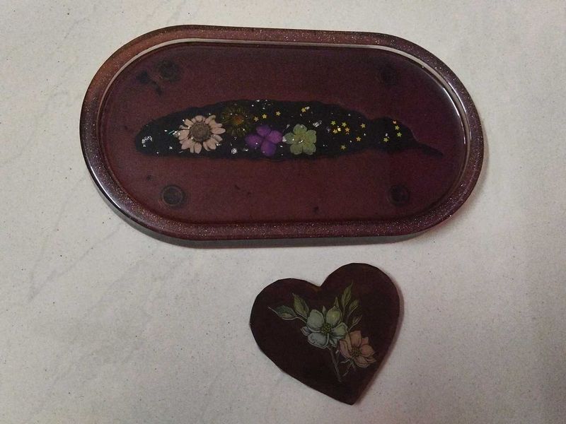 Resin Feather Floral Tray &amp; Paperweight