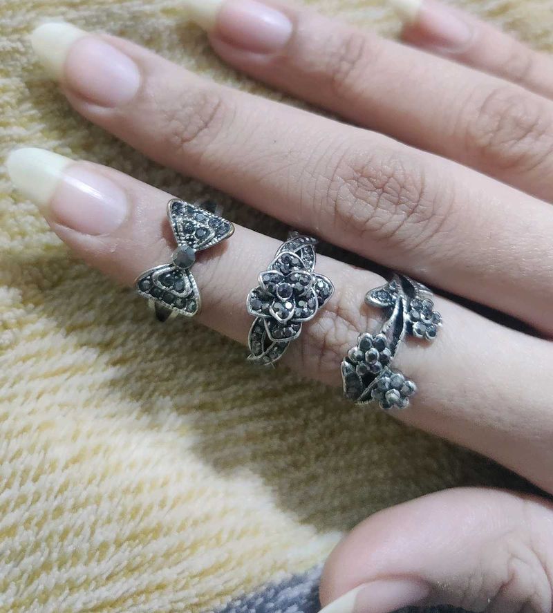 Silver Tone Ring Set