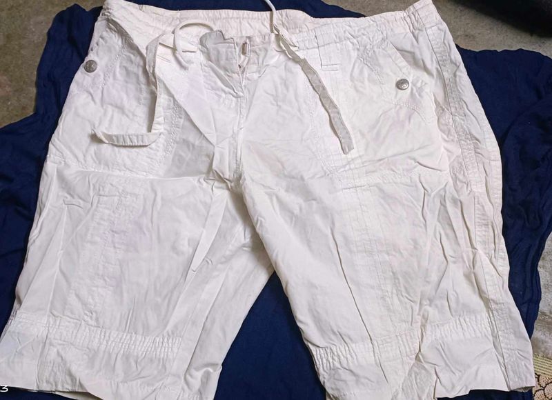 1 TEE N WHITE SHORTS