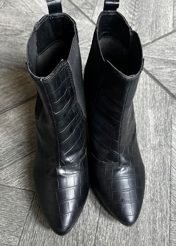 Adorly Kitten Heeled Ankle Length Boots