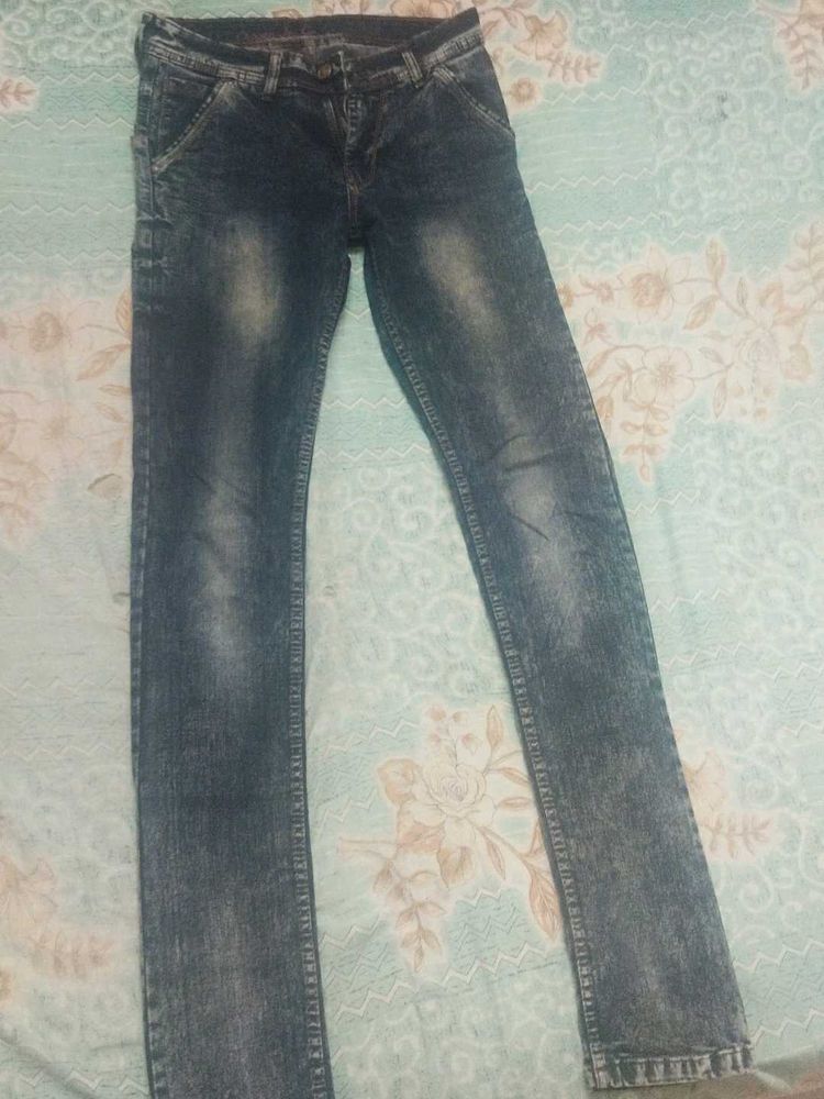 Men&#39;s Distressed Denim Jeans
