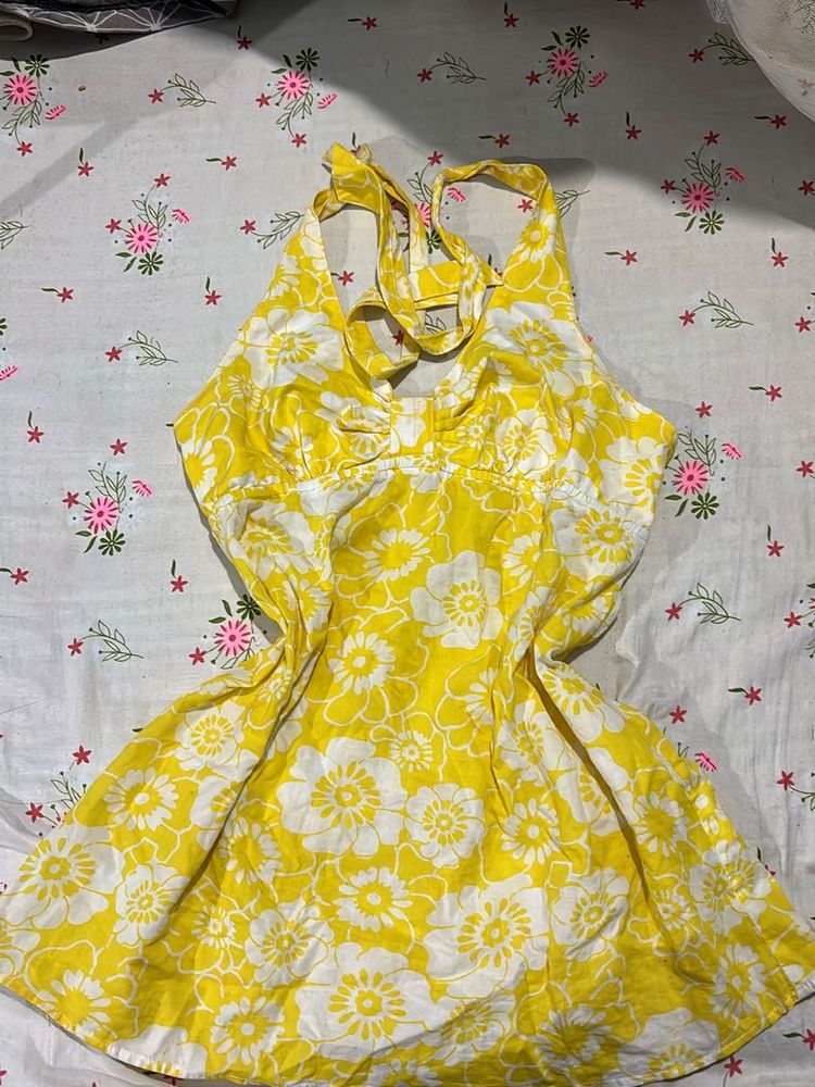 Floral Yellow Sundress💛🫧🌷. / fixed price👌🏻✨