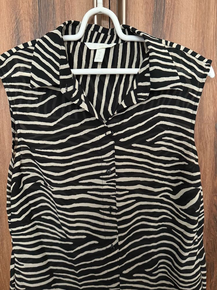 H&amp;M Zebra Print Sleeveless Top