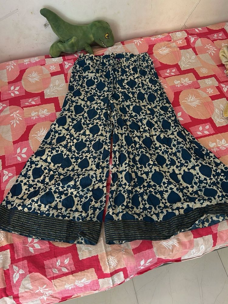 Blue &amp; White Patterned Palazzo Pants