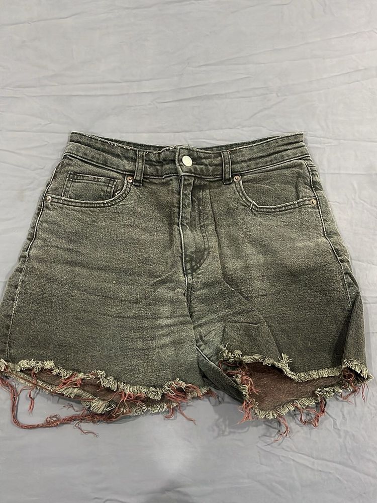 Frayed Hem Denim Shorts