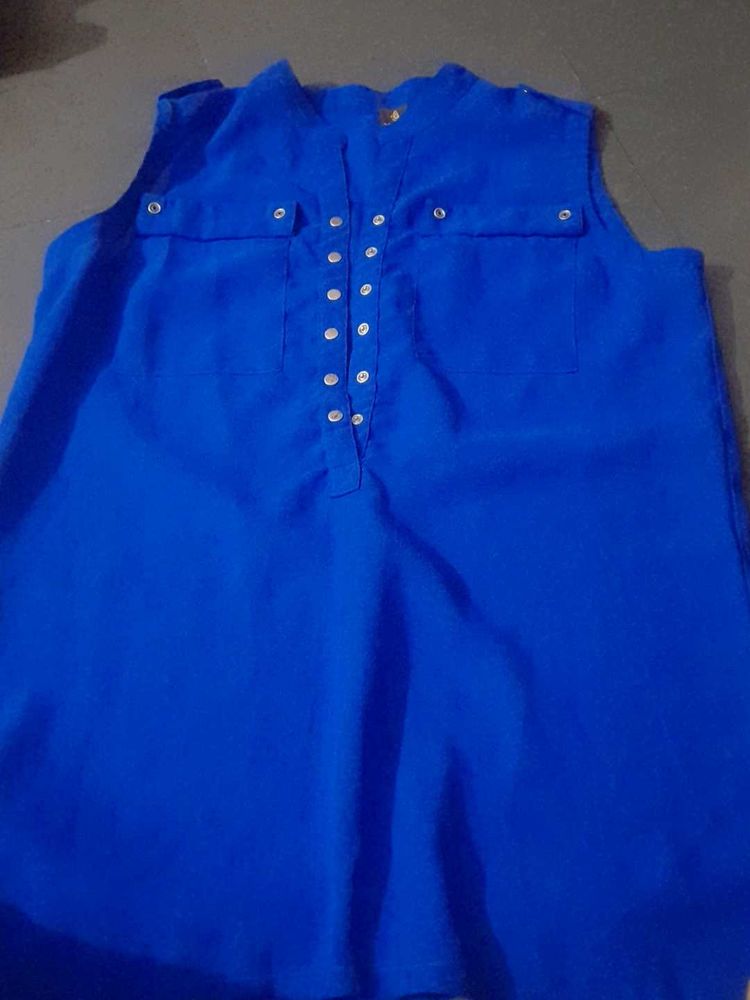 Maya's Sleeveless Top