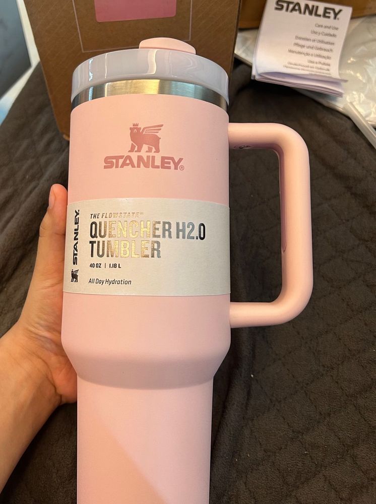Stanley Quencher H2.0 FlowState Tumbler 40oz