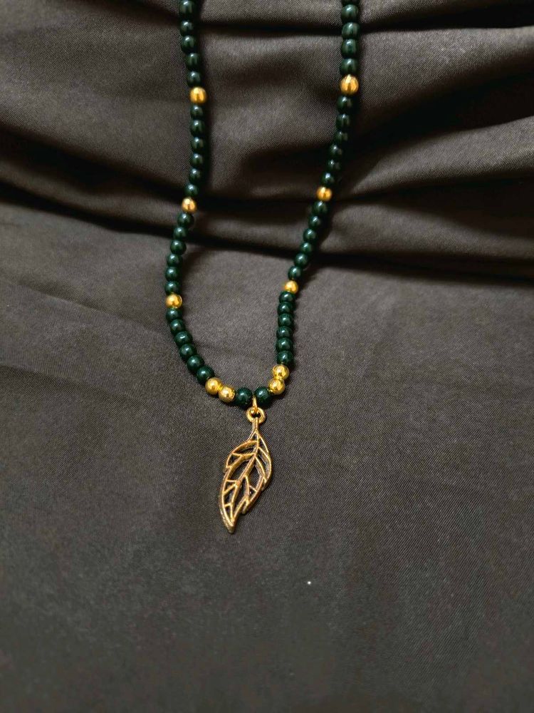 Golden Leaf Elegance Beaded Necklace
