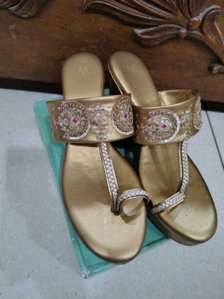 Golden Hand Work Wedges