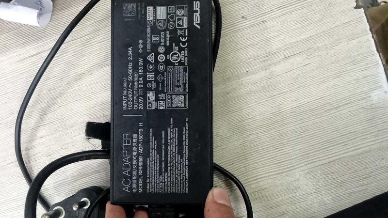 ASUS 180 WATT LAPTOP CHARGER NEW AND ORIGINAL