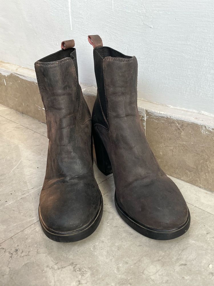 Brown Ankle Boots 👢