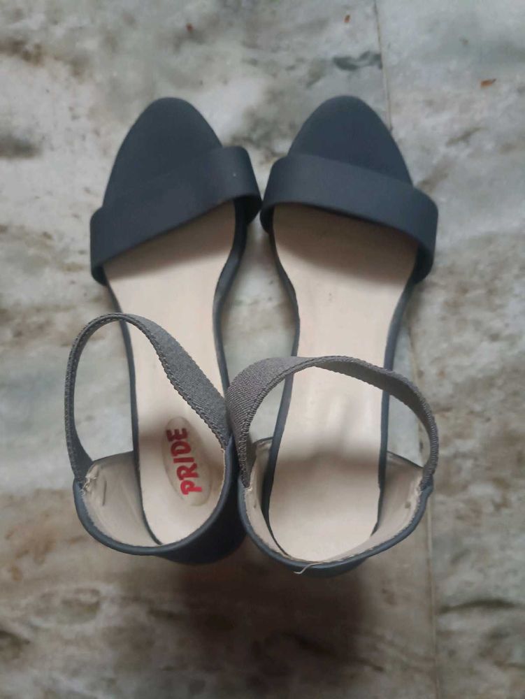 New Heels For Elegant Look