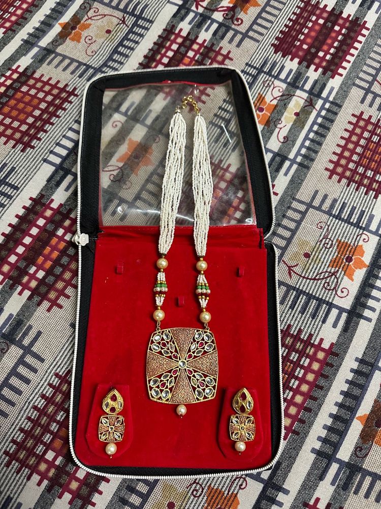 Elegant Necklace &amp; Earring Set