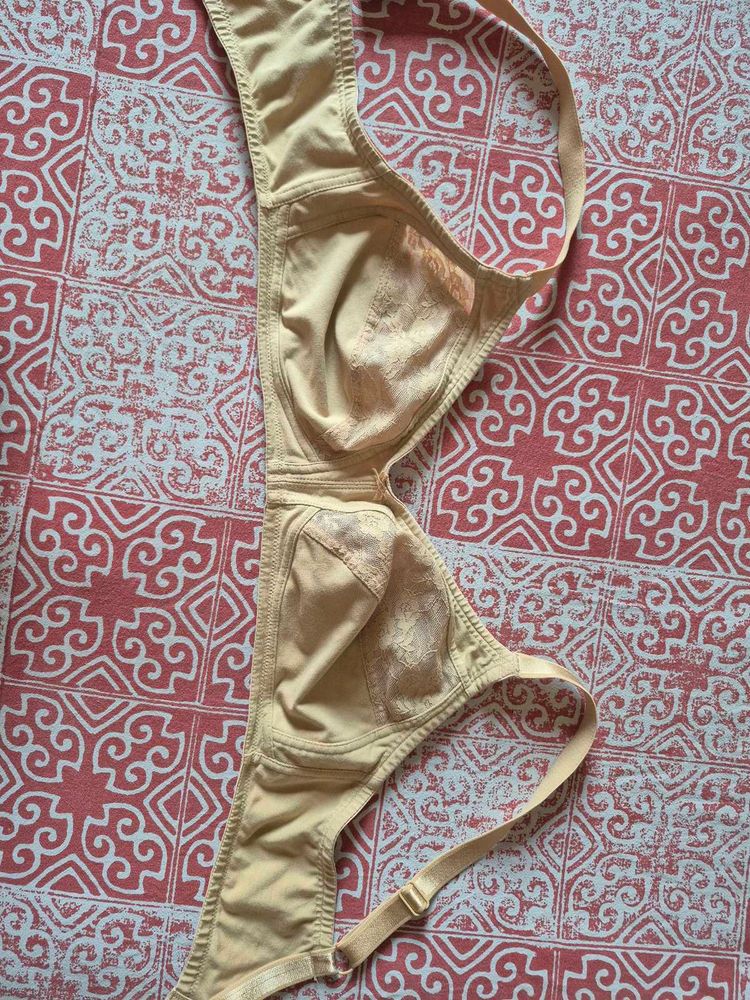 Van Heusen Hardly Used BRA