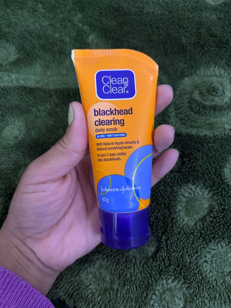 Clean &amp; Clear Blackhead Clearing Scrub