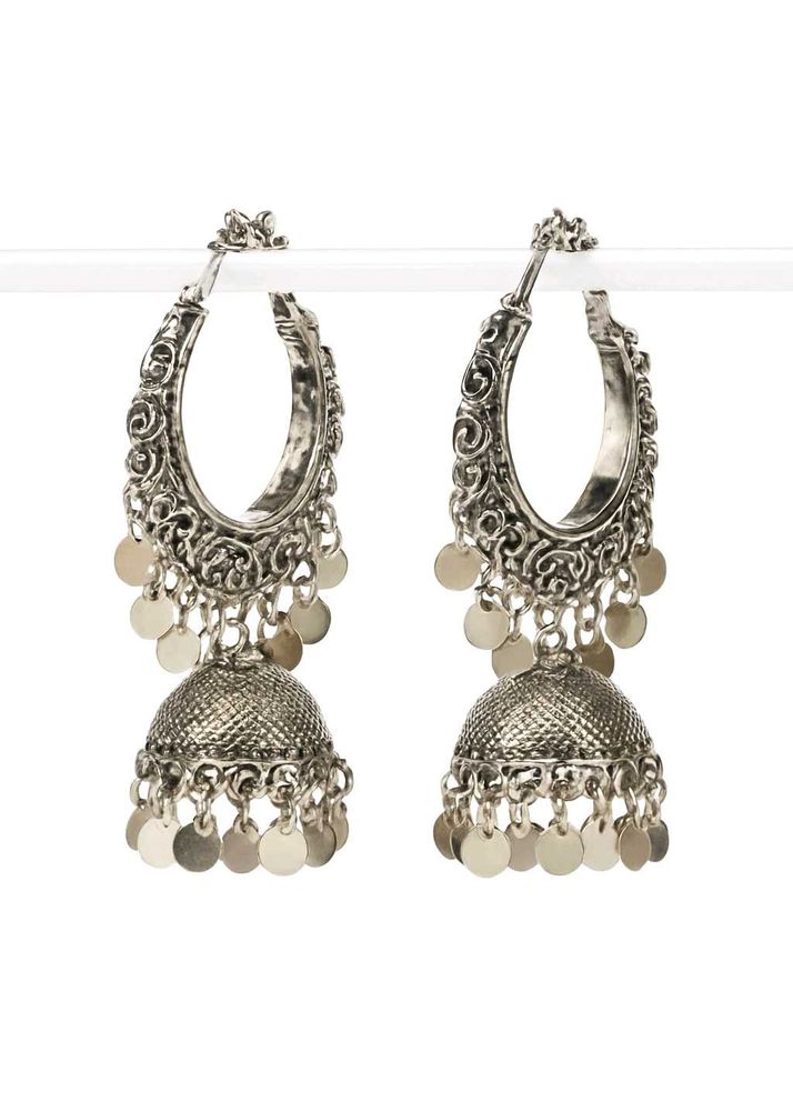 Heading:Elegant Silver Hoop Earrings