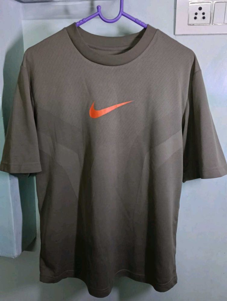 Khakhi Tshirt