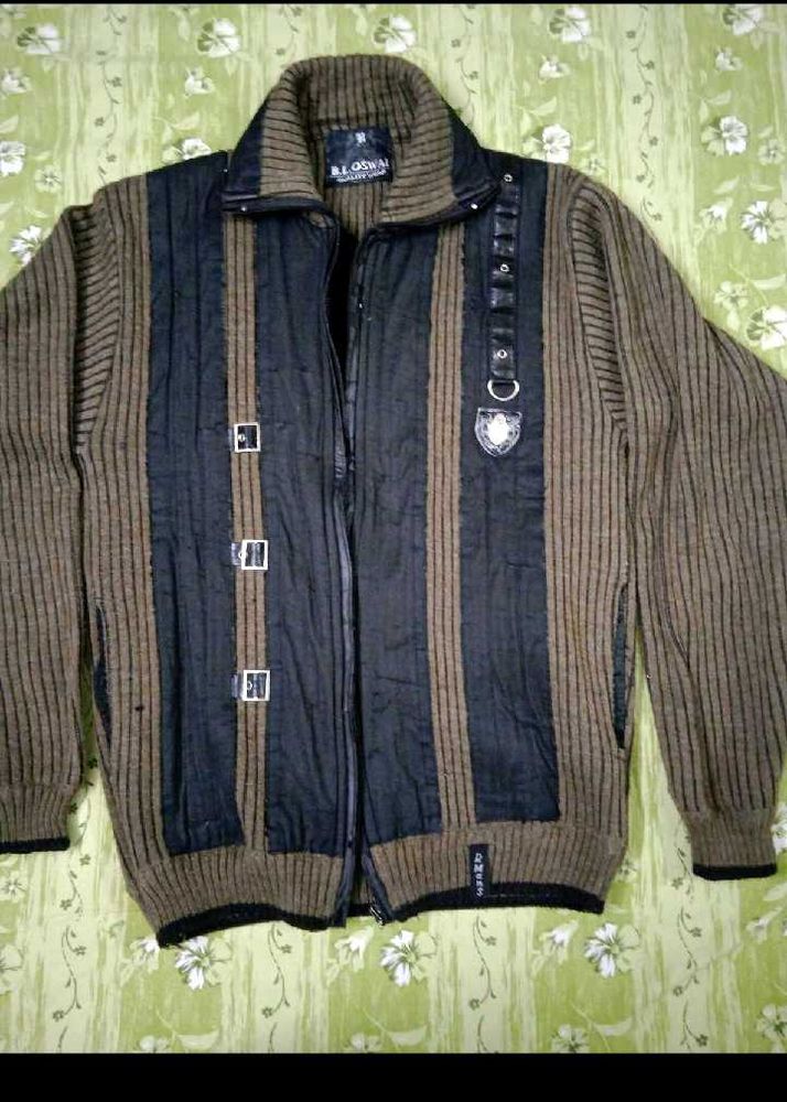 Oswal Knit Zip Up Jacket