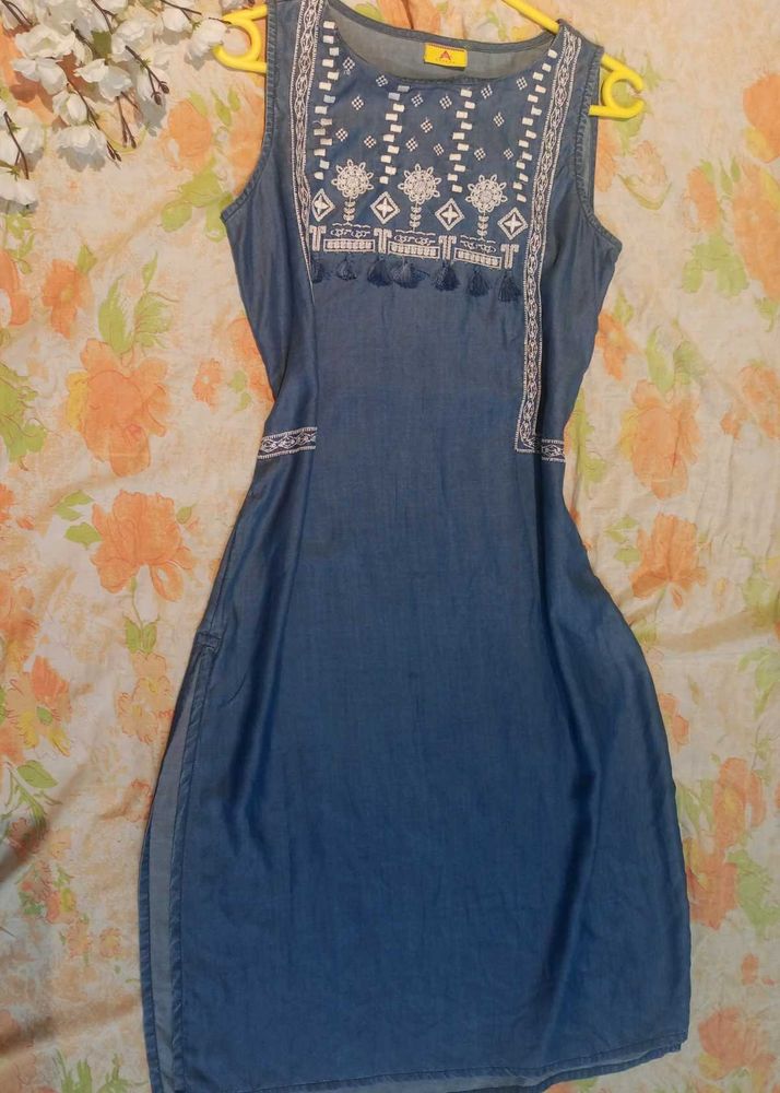 ATEESA Blue-White Embroidered Kurti,Size - S