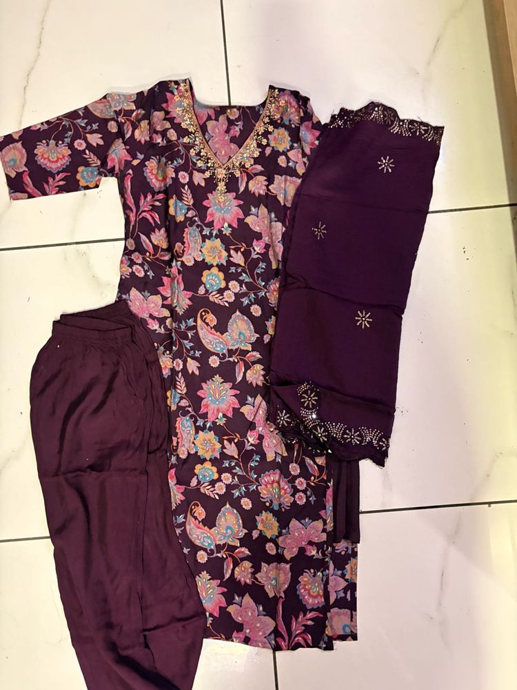 Floral Embroidered Kurta Set