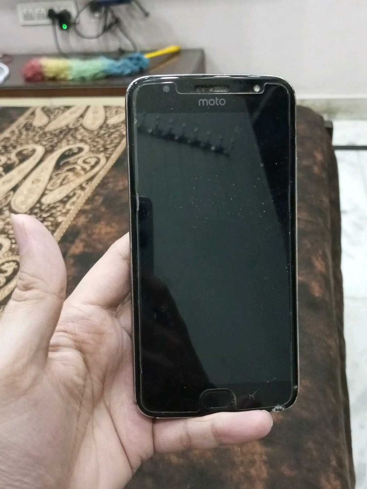 Dead Moto G5S Smartphone