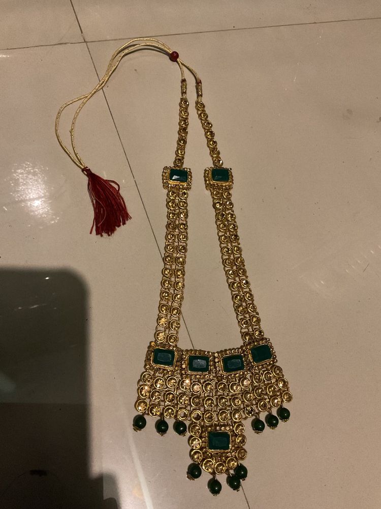 Elegant Green &amp; Gold Necklace