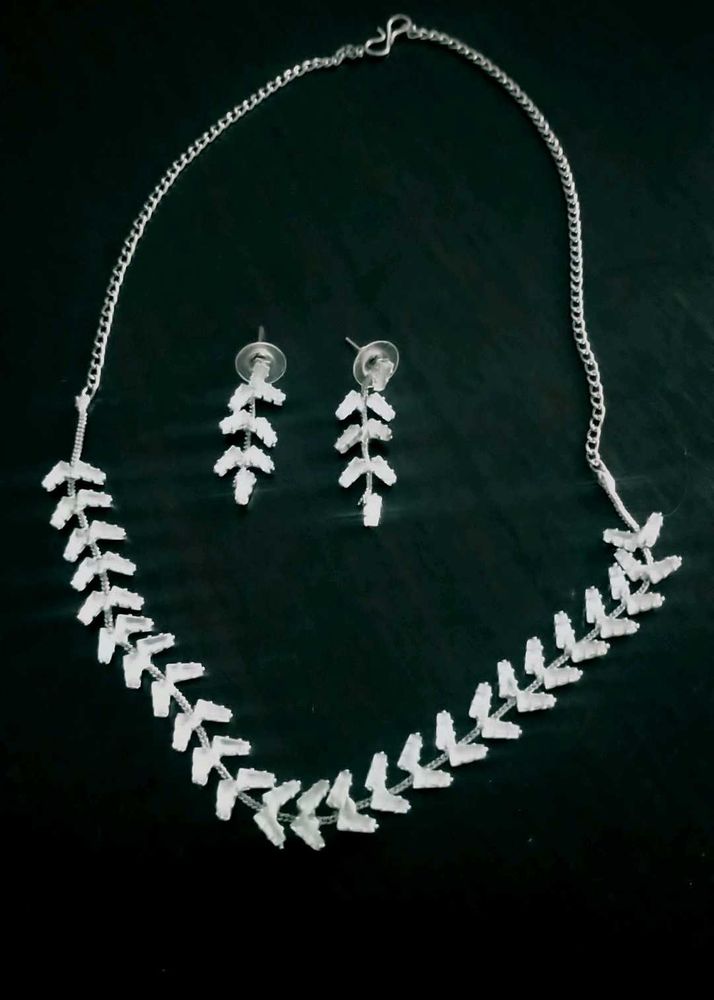 Elegant Necklace &amp; Earring Set