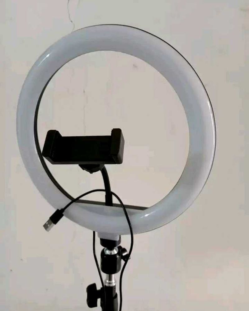 Tripod With Ring Light