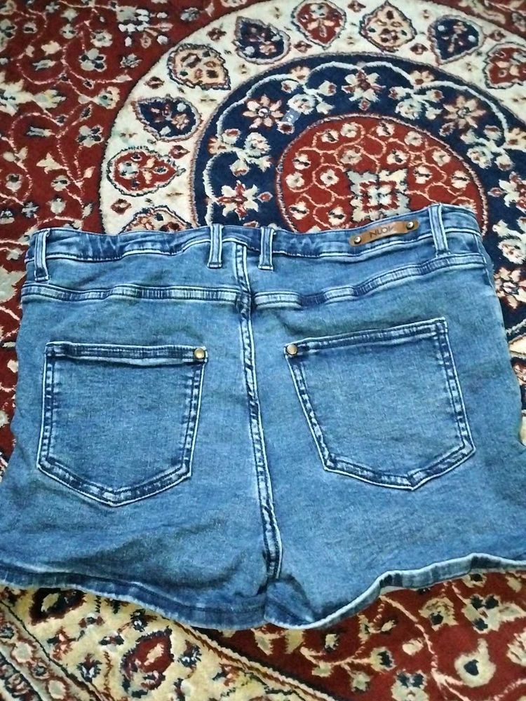 Shorts For Girls Looks Hot