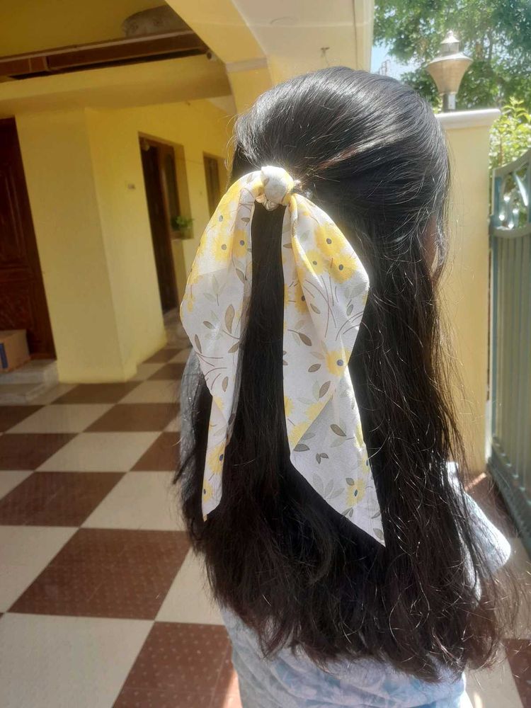 Cute Yellow Hairband With Pearl&#39;s 🤍