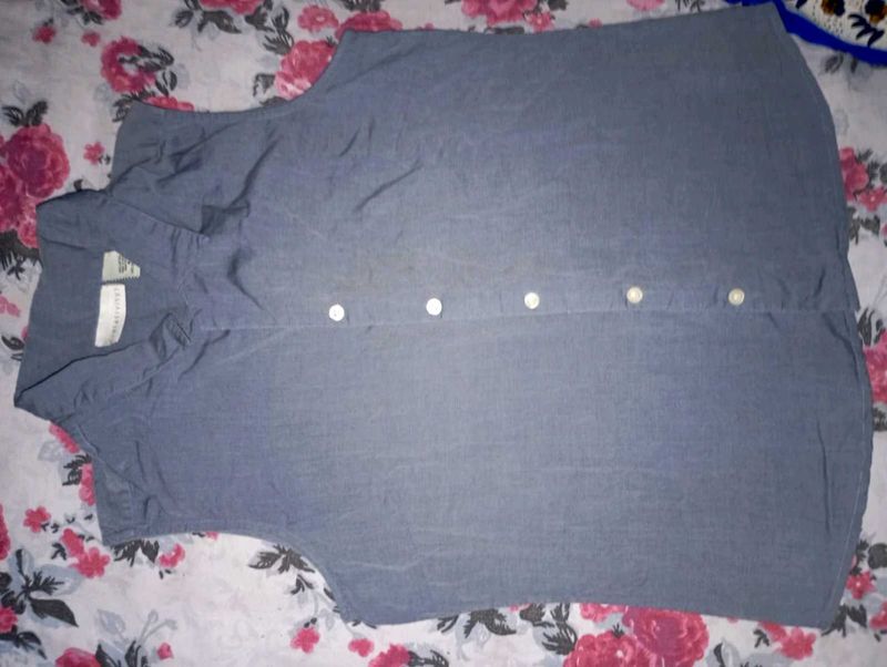 Black Sleeveless Shirt